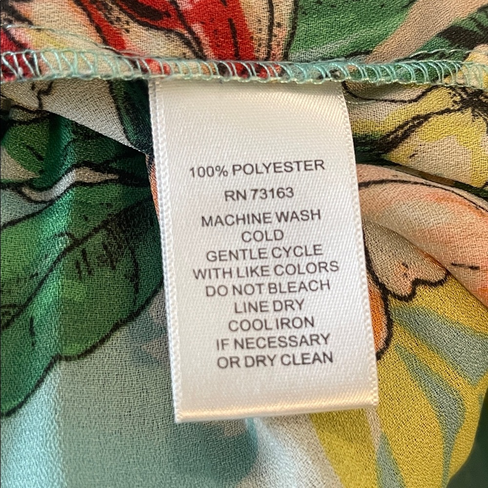 Floral Women's Top - Multicolor flowers, light, relax fit.  size M - Picture 8 of 8